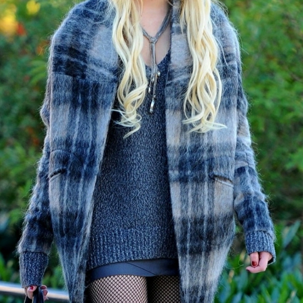 HELP! ISO! GOSSIP GIRL JENNY COAT